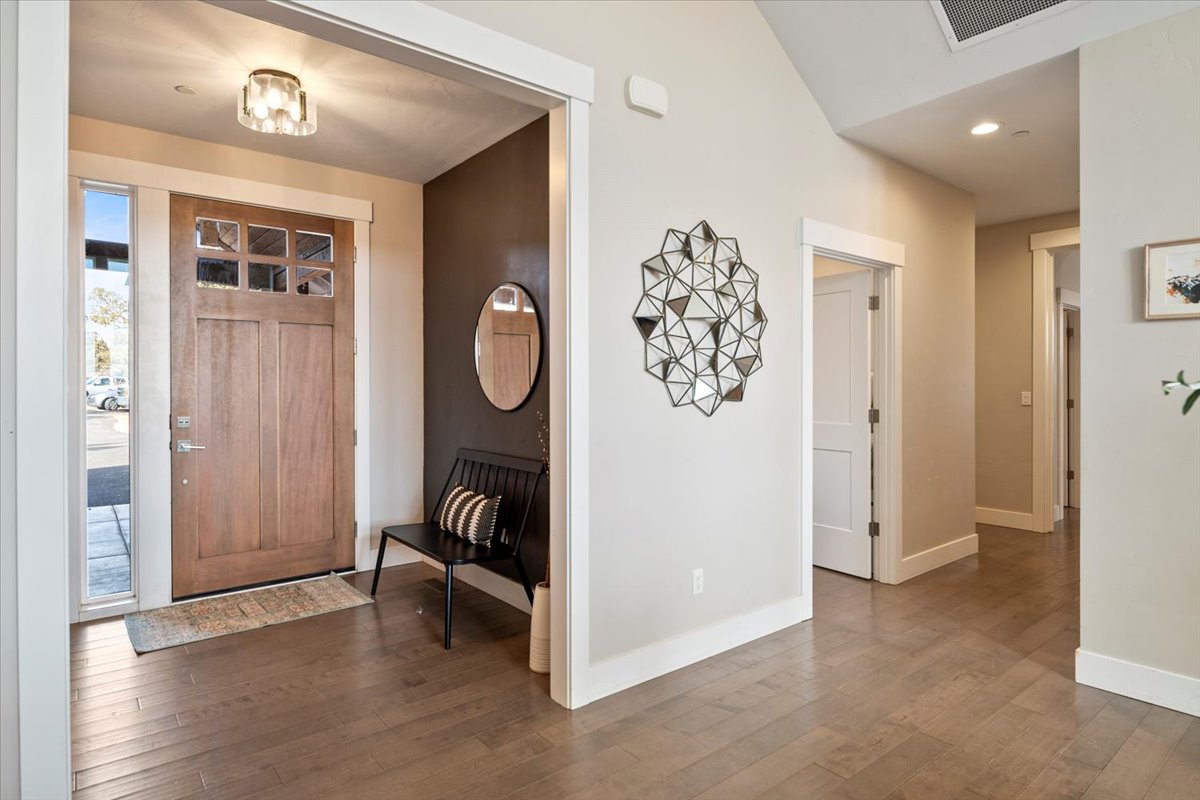 Redmond, Oregon, 97756, United States, 3 Bedrooms Bedrooms, ,3 BathroomsBathrooms,Residential,For Sale,1743690
