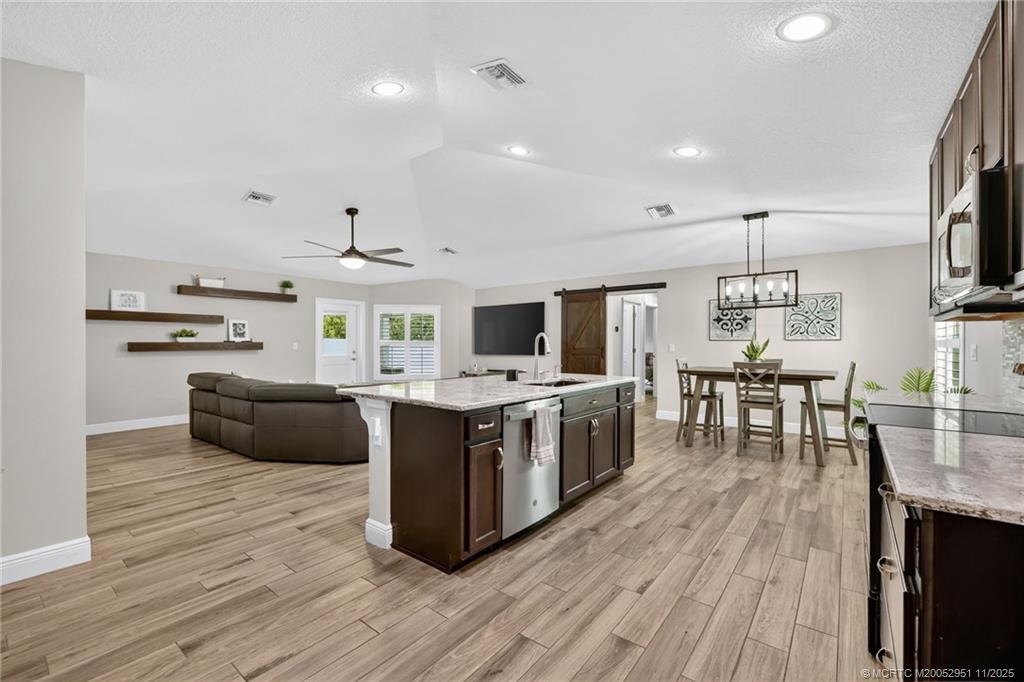 Port St Lucie, Florida, 34953, United States, 4 Bedrooms Bedrooms, ,2 BathroomsBathrooms,Residential,For Sale,1989393