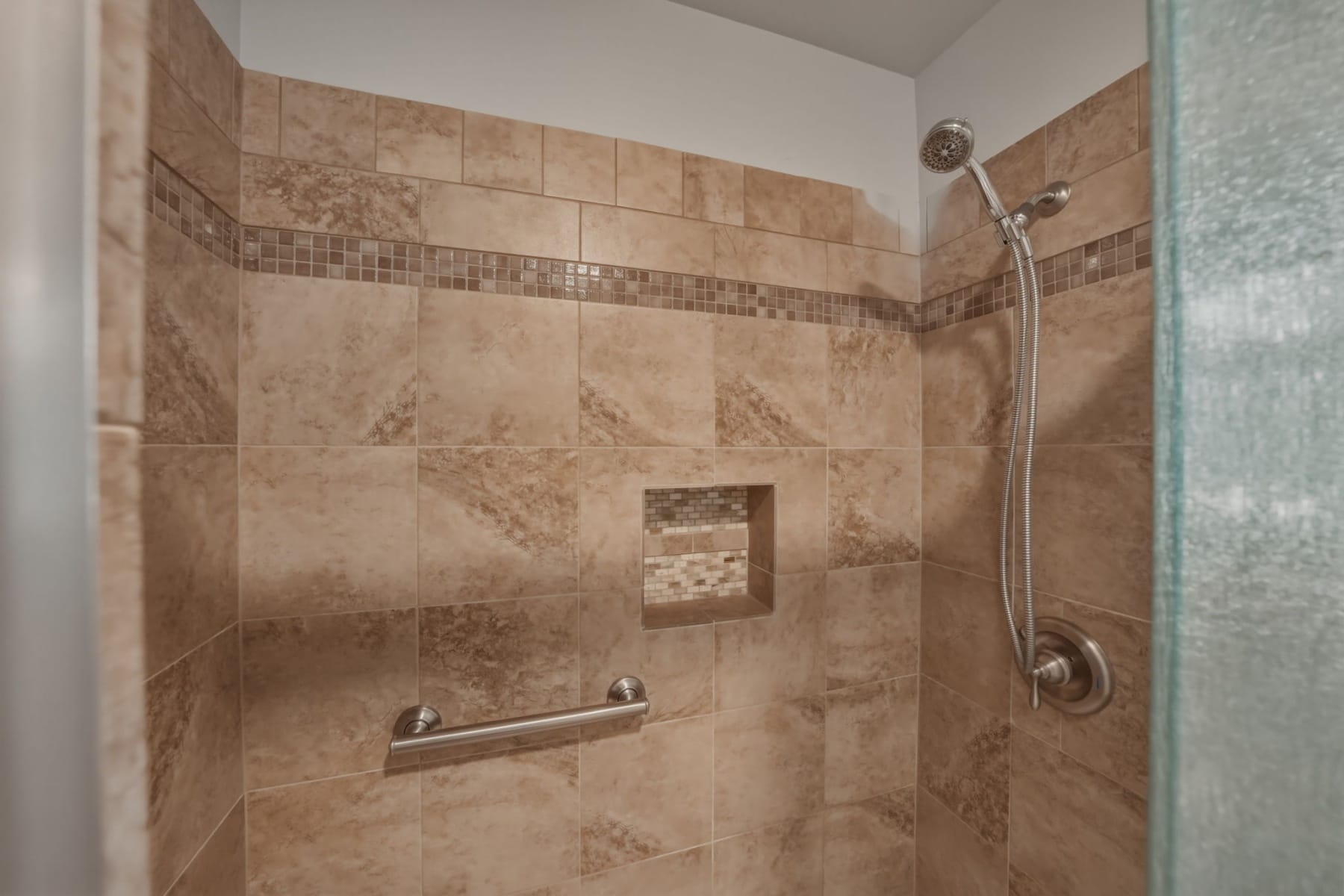  2409 NW Hillpine Court Bend, OR 97703 - 物件實景