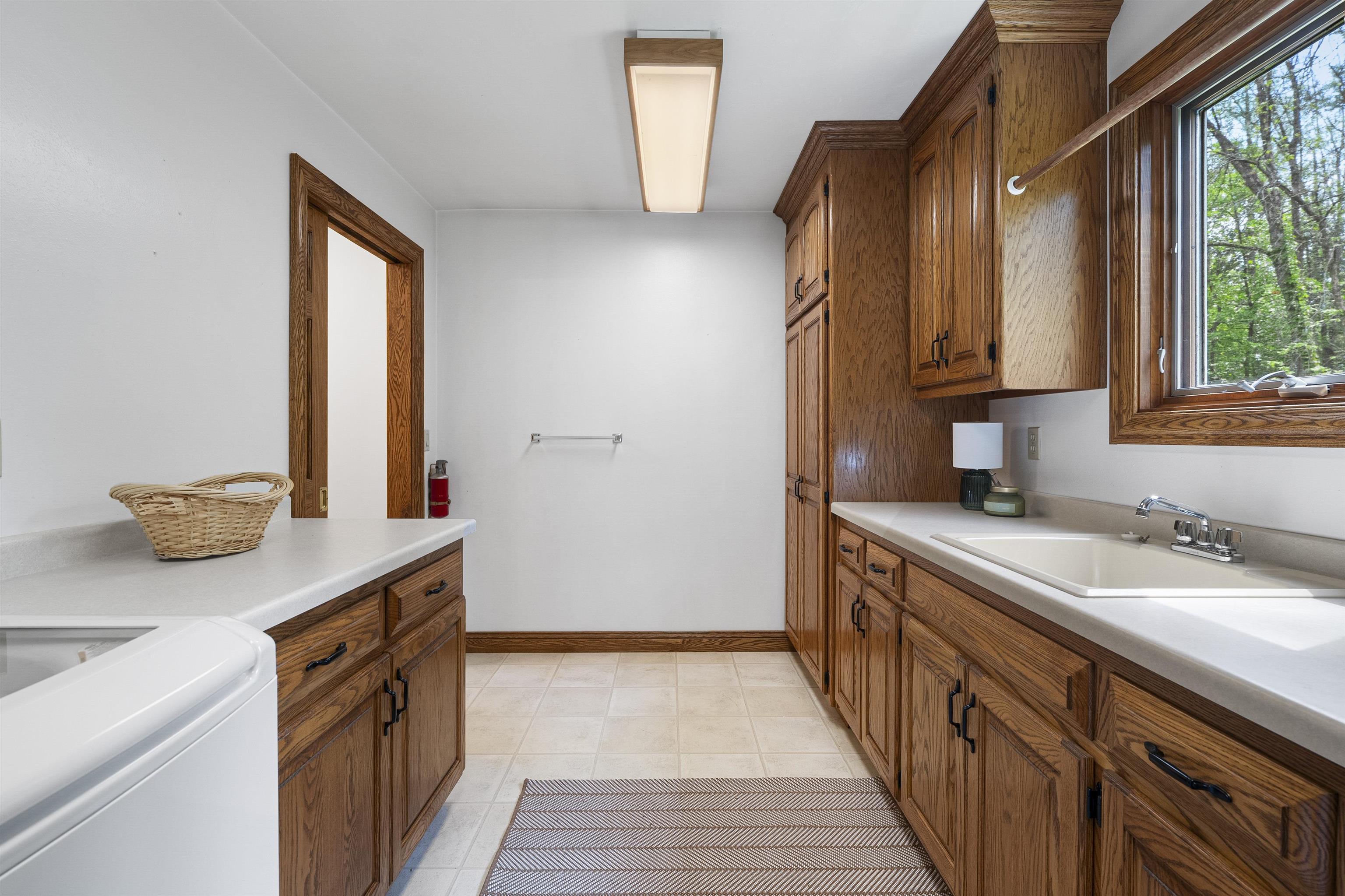 SUAMICO, Wisconsin, 54173, United States, 3 Bedrooms Bedrooms, ,4 BathroomsBathrooms,Residential,For Sale,1911099