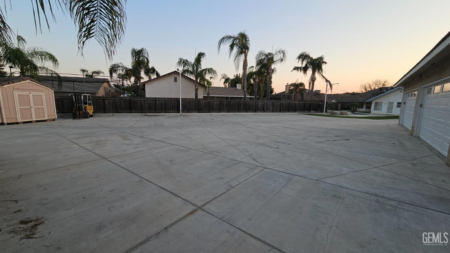 Bakersfield, California, 93312, United States, 4 Bedrooms Bedrooms, ,3 BathroomsBathrooms,Residential,For Sale,1940074