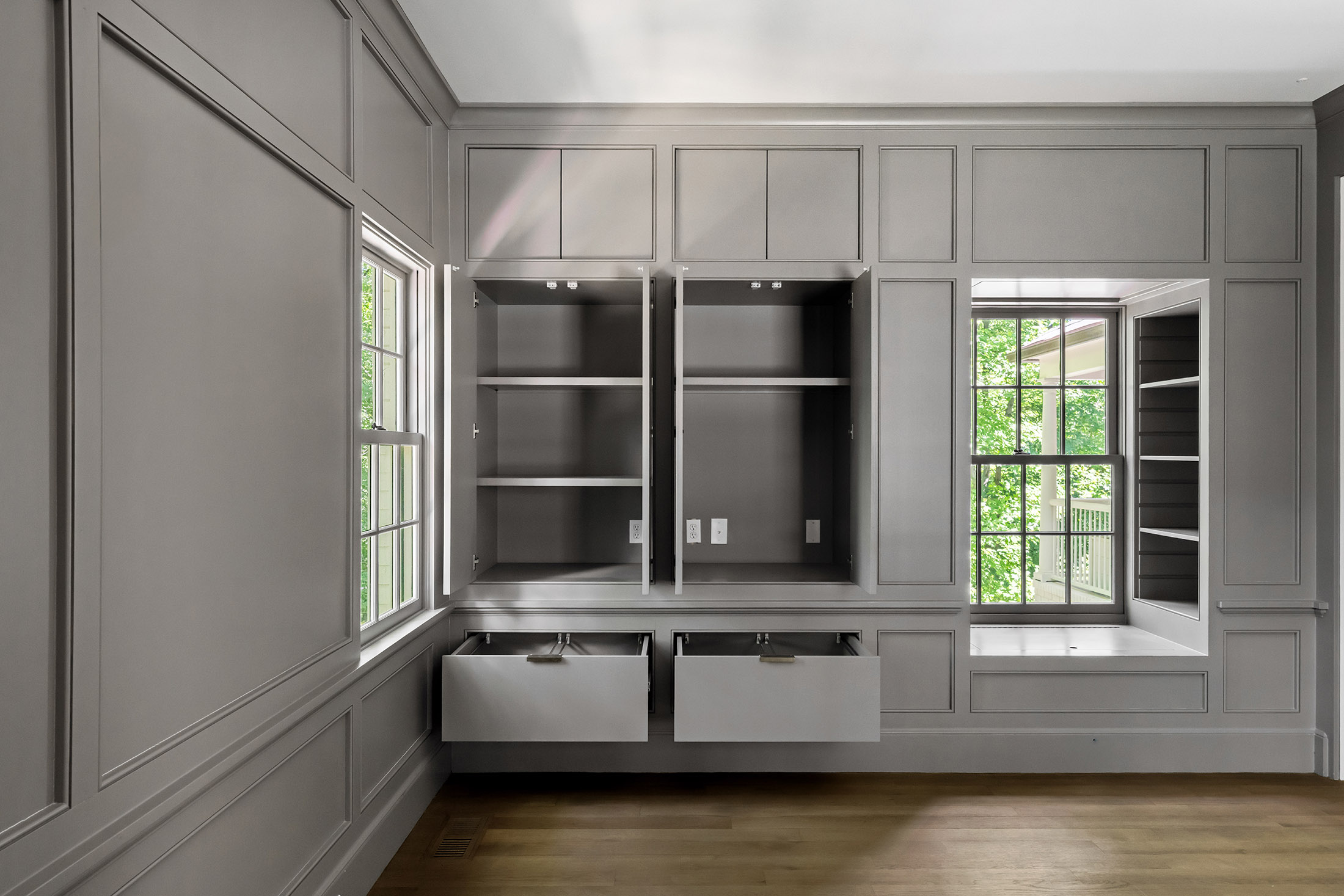  Timeless Architecture and Modern Livability Converge in Tuxedo Park Home - 物件實景