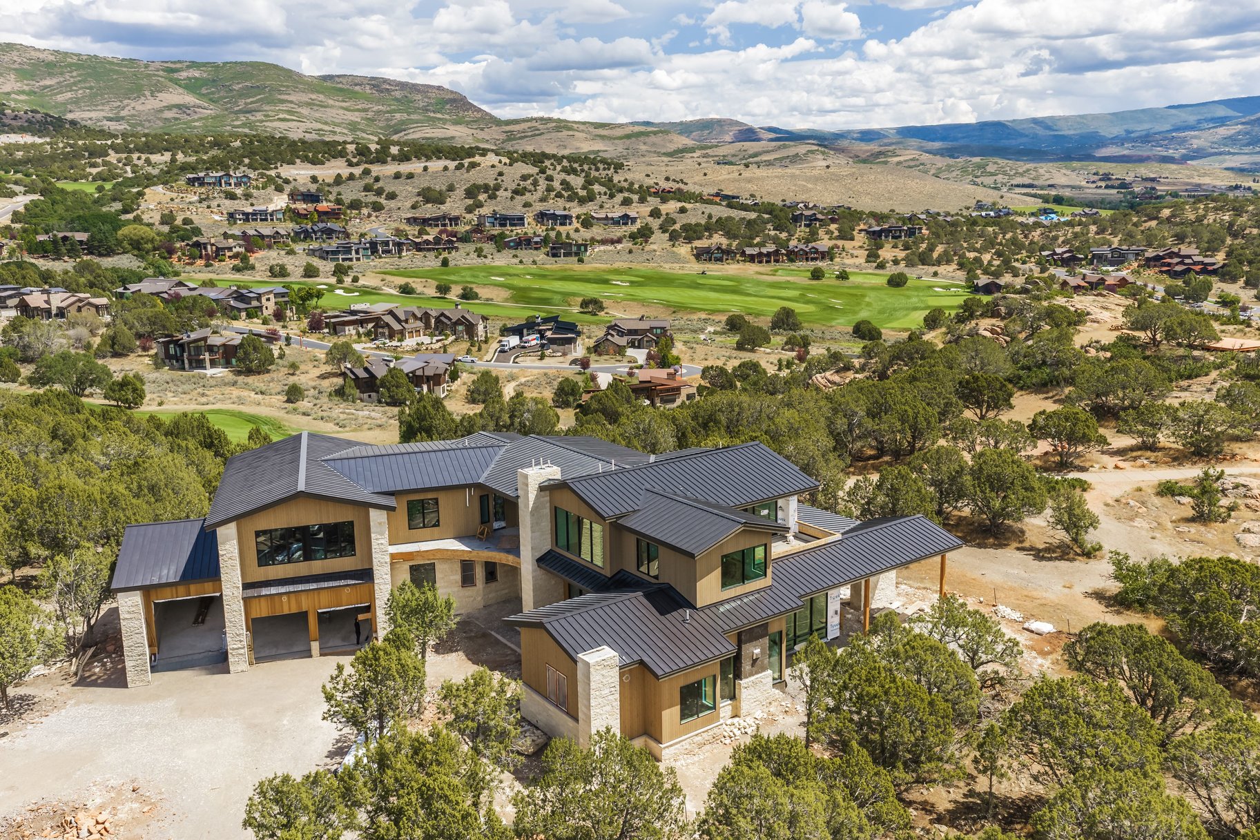  Luxury on Top of the Red Ledges - 物件實景