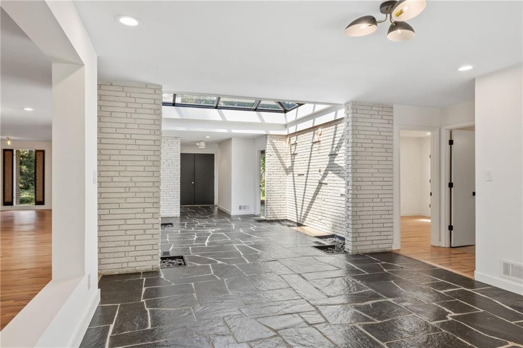 Atlanta, Georgia, 30345, United States, 3 Bedrooms Bedrooms, ,2 BathroomsBathrooms,Residential,For Sale,1942165