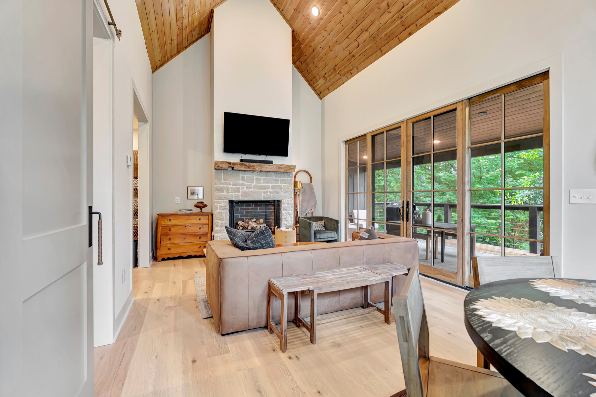 Tracy City, Tennessee, 37387, United States, 2 Bedrooms Bedrooms, ,1 BathroomBathrooms,Residential,For Sale,1975698