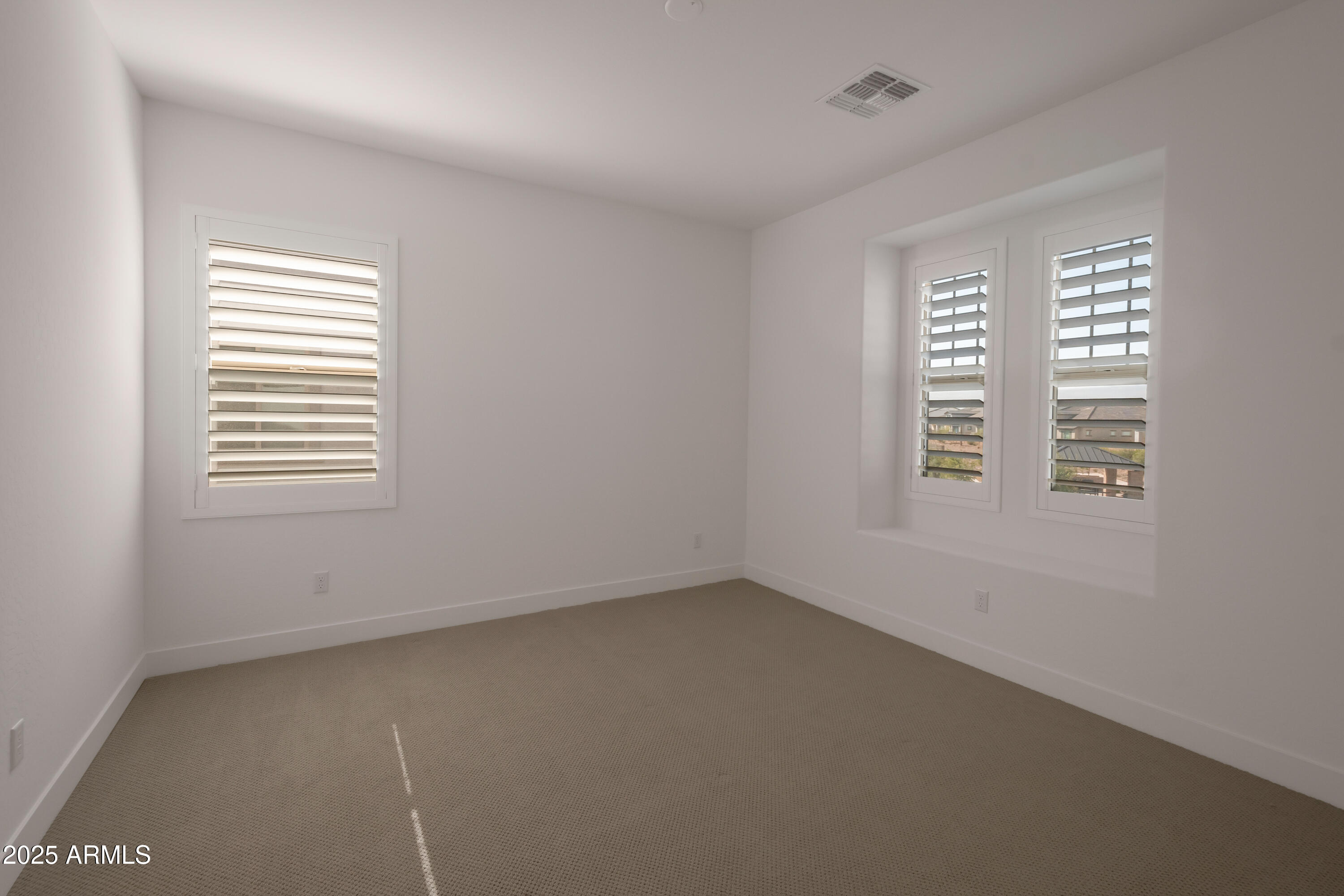 Mesa, Arizona, 85215, United States, 5 Bedrooms Bedrooms, ,Residential,For Sale,1942270