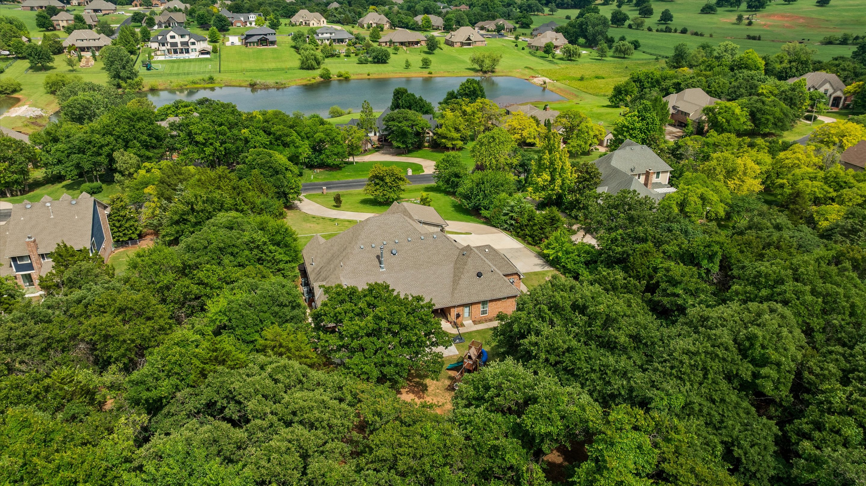  6405 Valley Ridge Drive, Edmond, OK 73034 - 物件實景