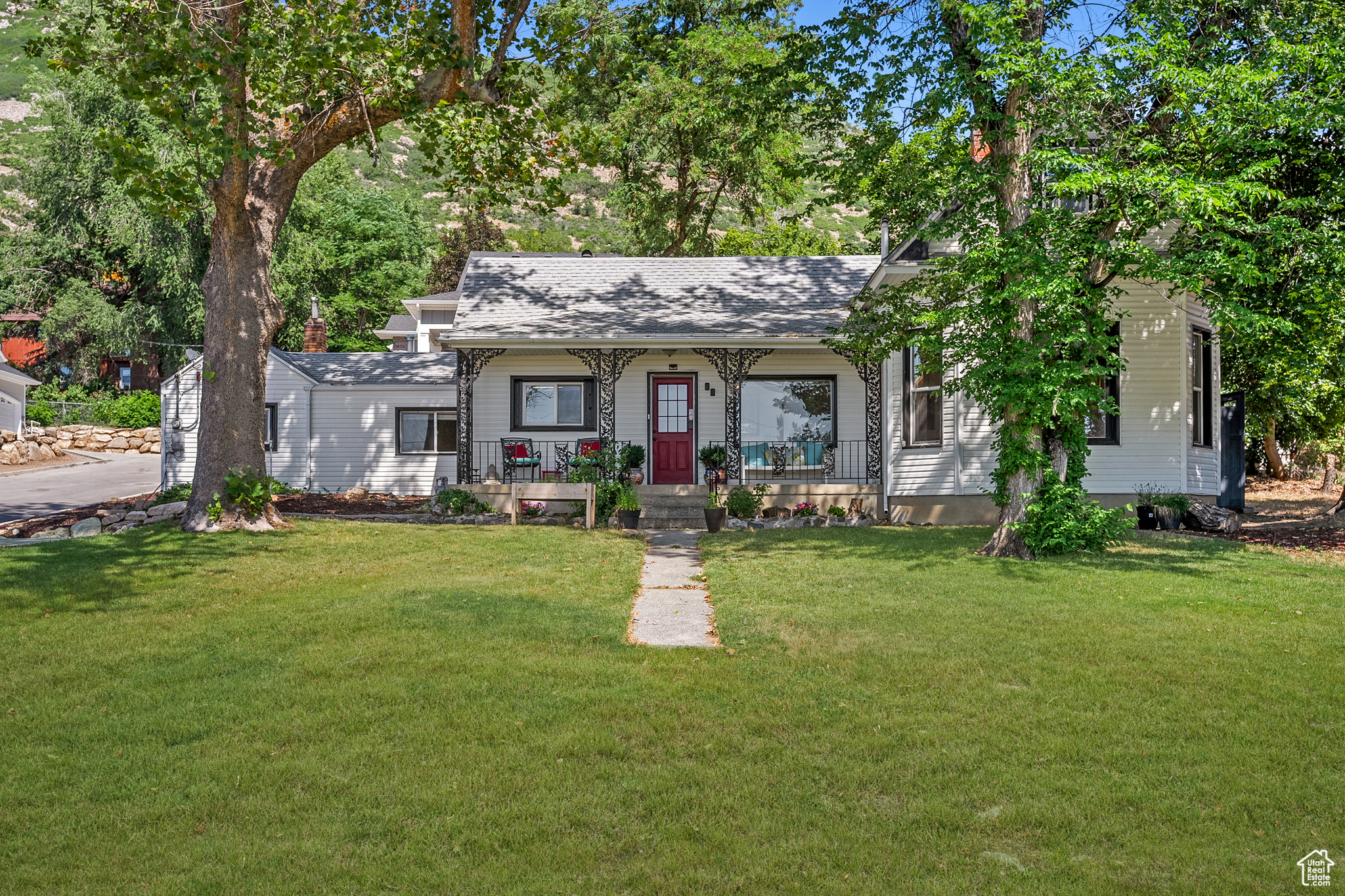 Farmington, Utah, 84025, United States, 4 Bedrooms Bedrooms, ,2 BathroomsBathrooms,Residential,For Sale,1866818