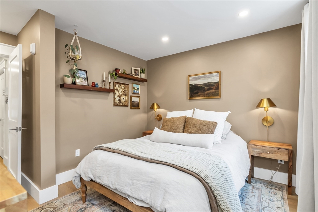 Boston, Massachusetts, 02128, United States, 2 Bedrooms Bedrooms, ,2 BathroomsBathrooms,Residential,For Sale,2008119