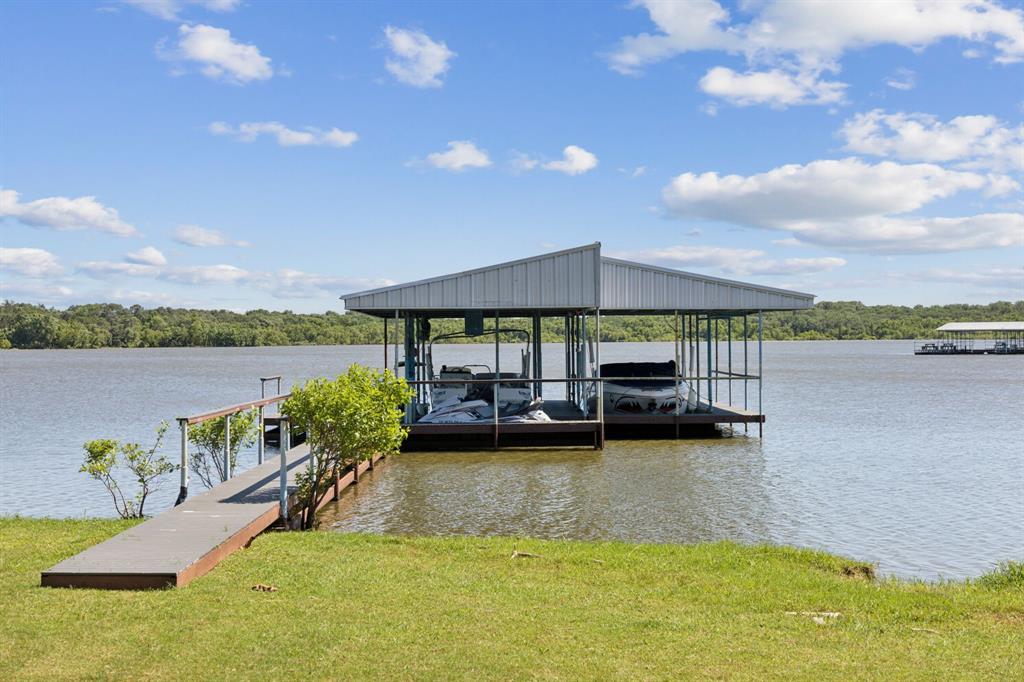 Quinlan, Texas, 75474, United States, 5 Bedrooms Bedrooms, ,3 BathroomsBathrooms,Residential,For Sale,1828402