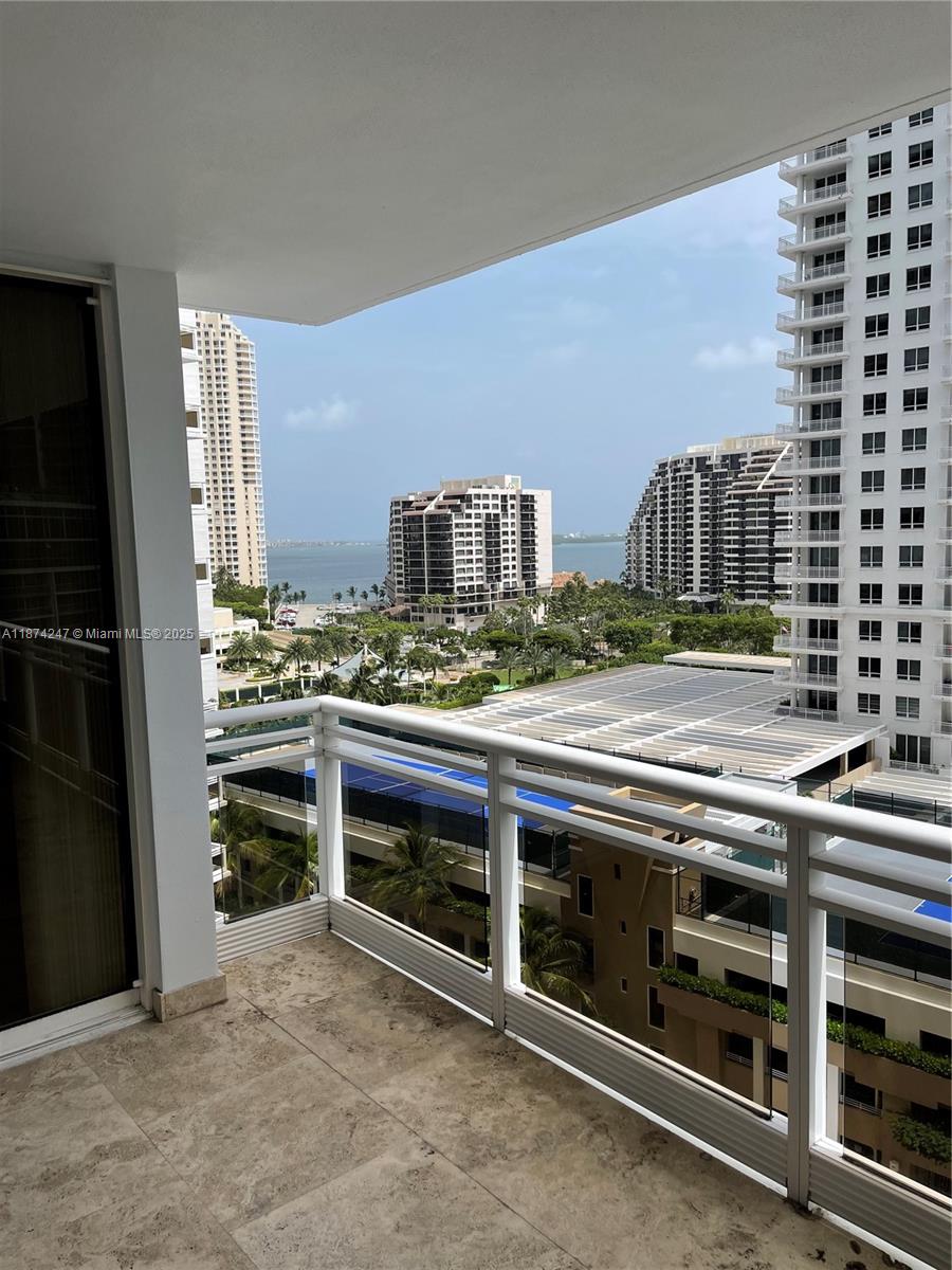 Miami, Florida, 33131, United States, 2 Bedrooms Bedrooms, ,3 BathroomsBathrooms,Residential,For Sale,1942203