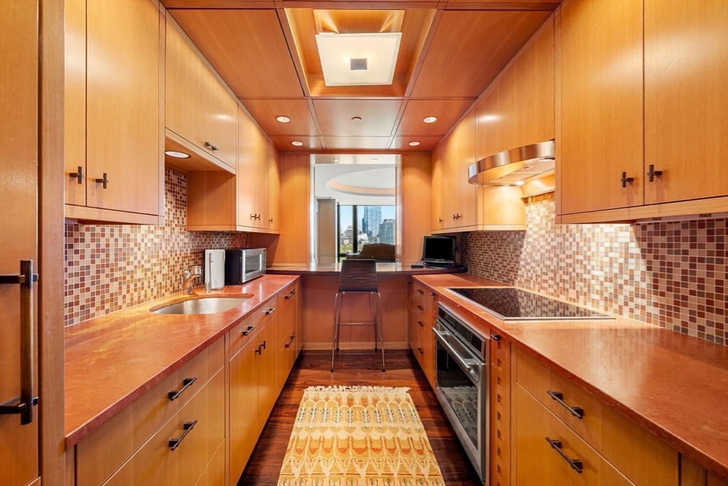 Boston, Massachusetts, 02116, United States, 1 Bedroom Bedrooms, ,2 BathroomsBathrooms,Residential,For Sale,1787577