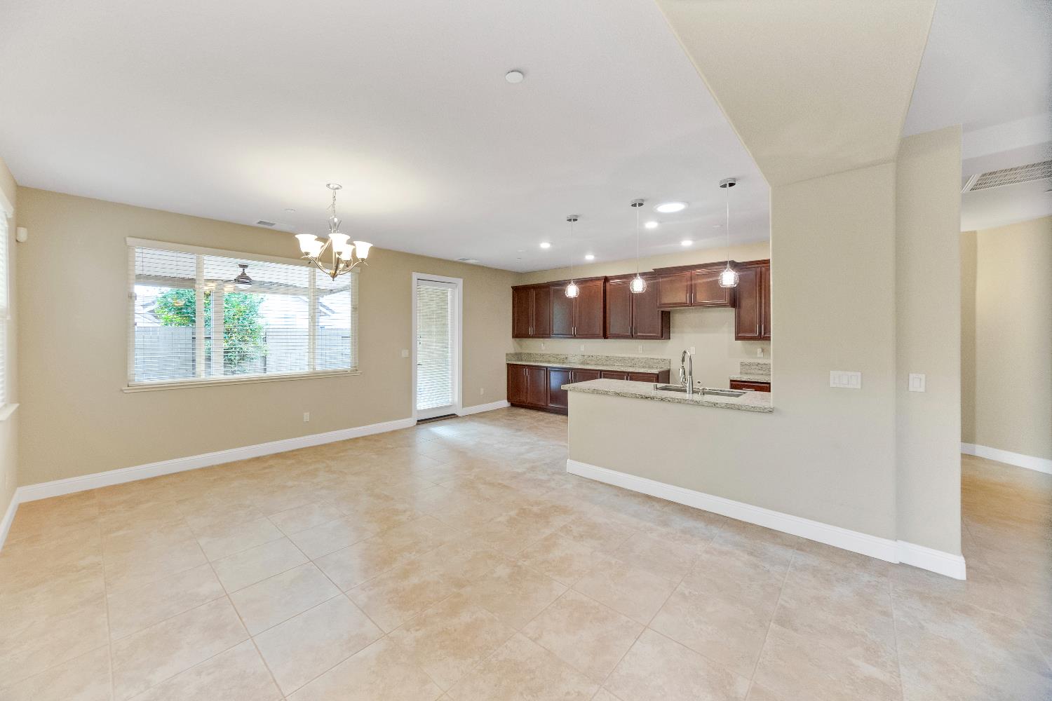 Roseville, California, 95661, United States, 3 Bedrooms Bedrooms, ,2 BathroomsBathrooms,Residential,For Sale,1987670