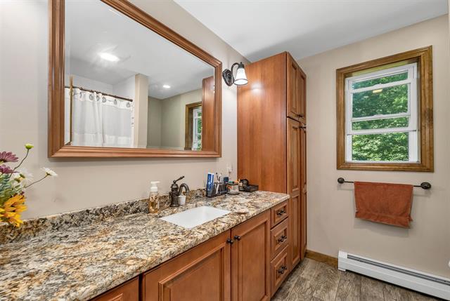 Deerfield, New Hampshire, 03037, United States, 4 Bedrooms Bedrooms, ,1 BathroomBathrooms,Residential,For Sale,1902997