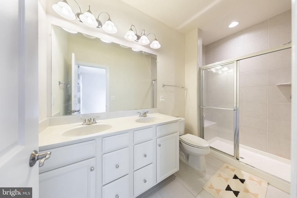 Haymarket, Virginia, 20169, United States, 3 Bedrooms Bedrooms, ,4 BathroomsBathrooms,Residential,For Sale,1904244