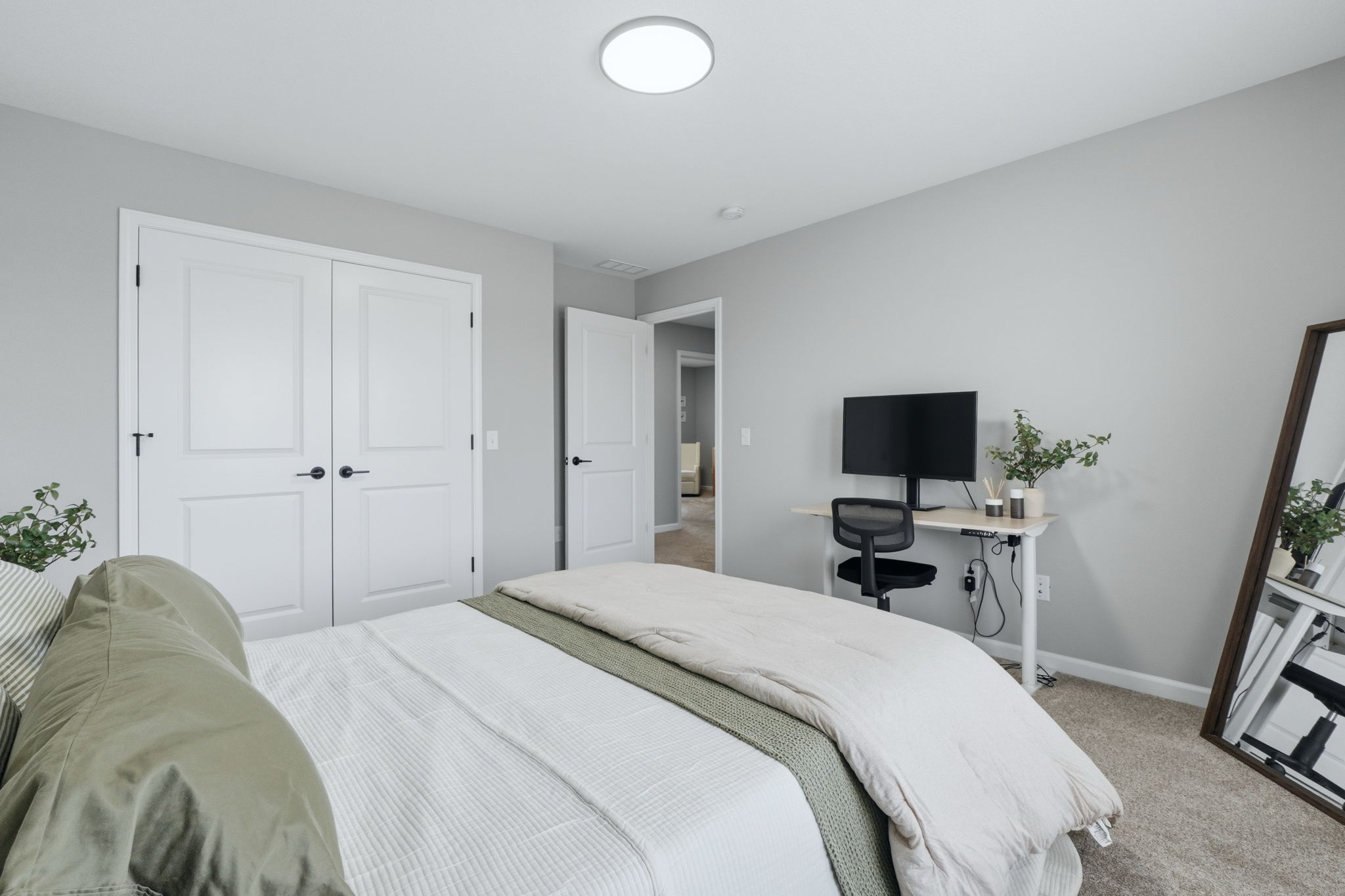 Move-in Four Bedroom Home Loaded with Upgrades - 物件實景