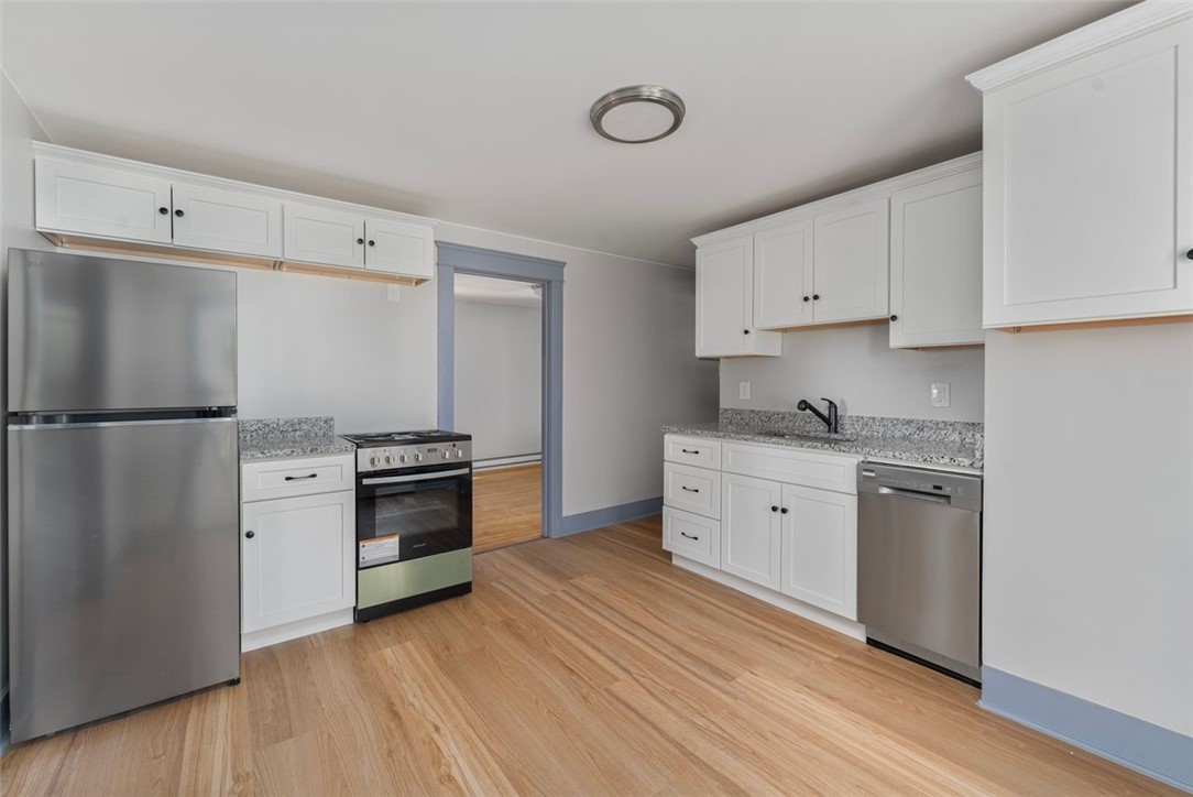 Warwick, Rhode Island, 02889, United States, 4 Bedrooms Bedrooms, ,2 BathroomsBathrooms,Residential,For Sale,1988287