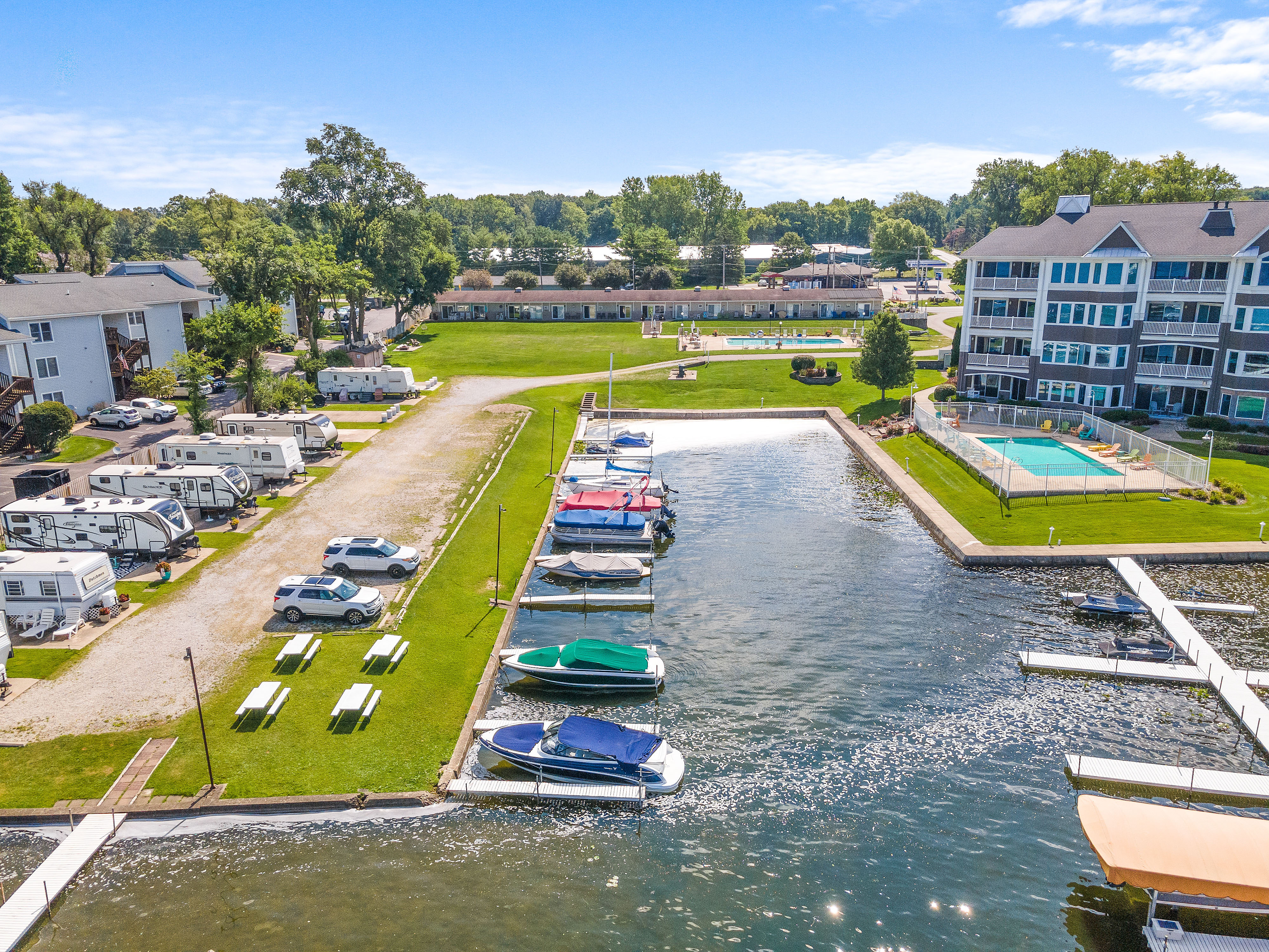  Affordable Lakefront Living on Lake Wawasee - 物件實景