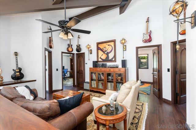 El Cajon, California, 92019, United States, 3 Bedrooms Bedrooms, ,4 BathroomsBathrooms,Residential,For Sale,1872864