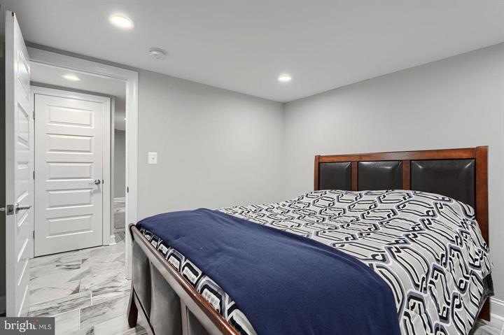 Baltimore, Maryland, 21230, United States, 5 Bedrooms Bedrooms, ,7 BathroomsBathrooms,Residential,For Sale,1920297