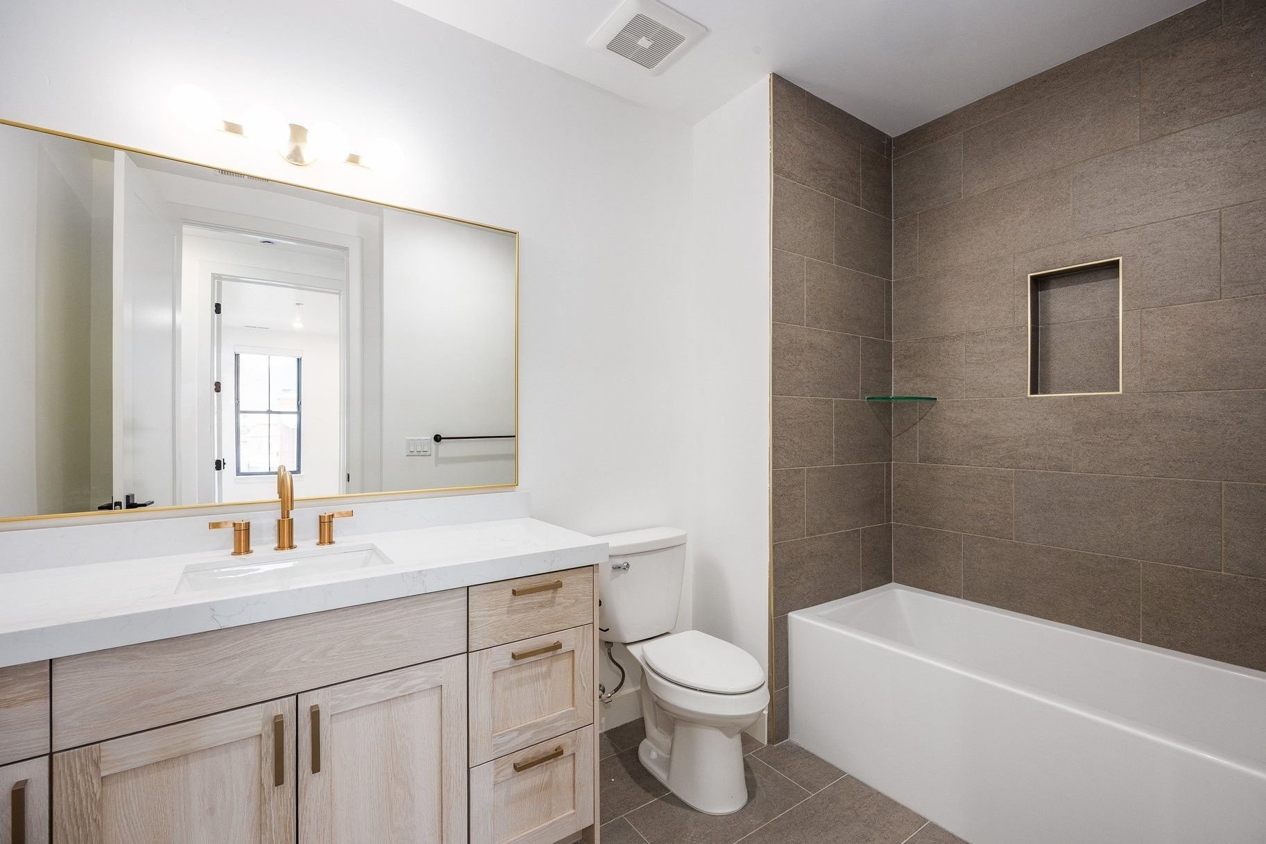  Effortless Luxury Condo Living In The Heart Of Holladay Village - 物件實景