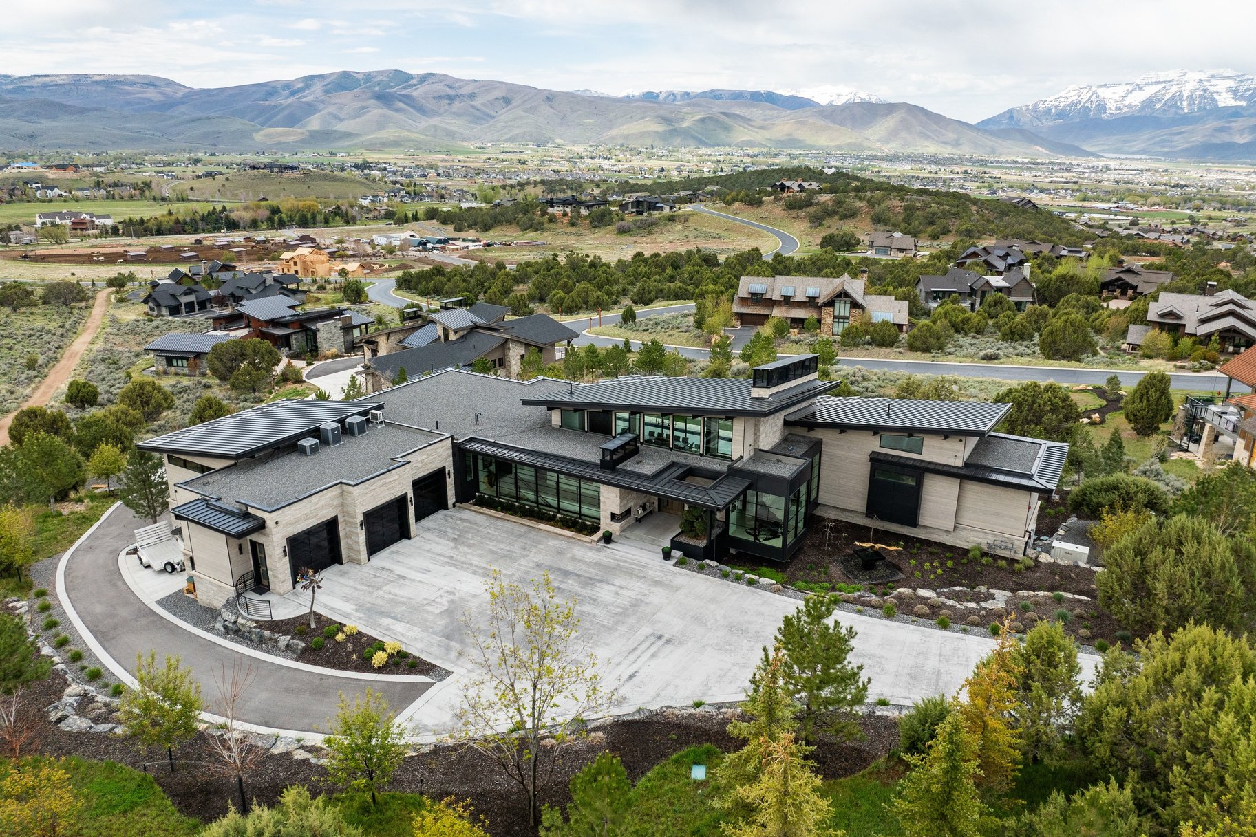  Luxury Lives Here  Architectural Masterpiece with Unmatched Privacy & Views - 物件實景