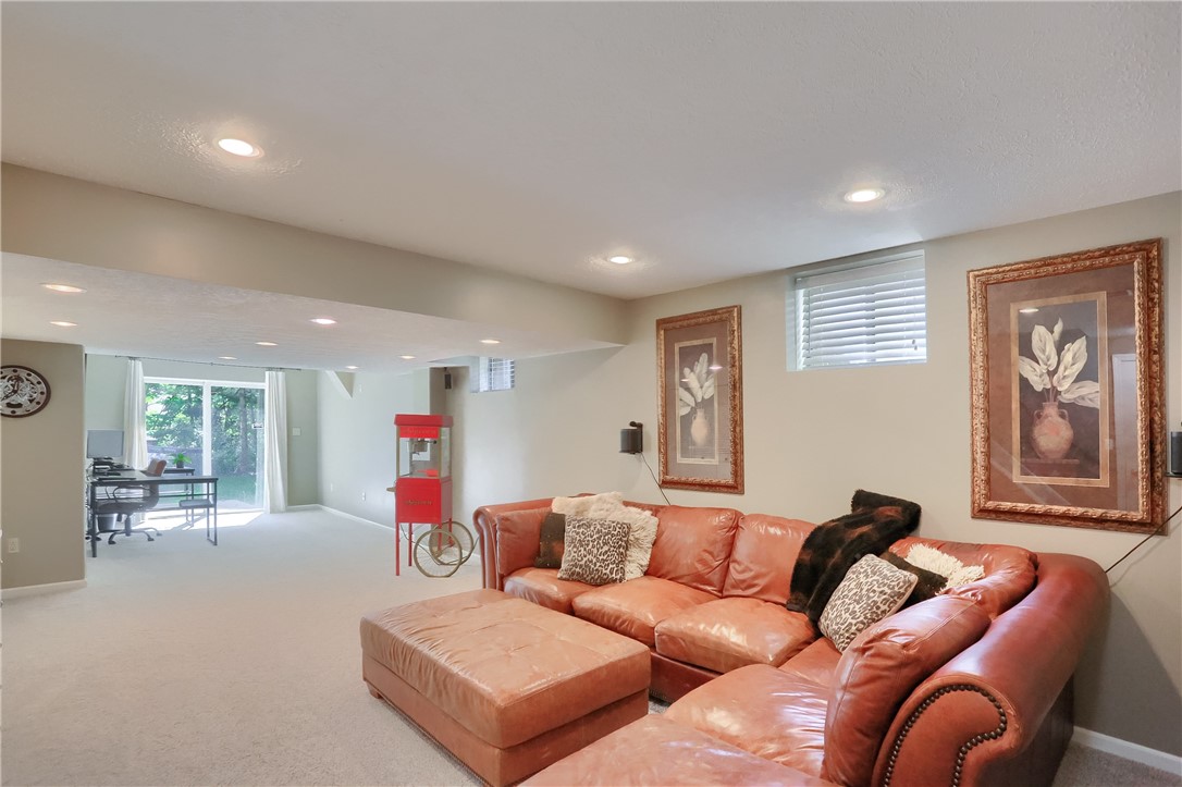 Pine Twp, Pennsylvania, 15044, United States, 4 Bedrooms Bedrooms, ,3 BathroomsBathrooms,Residential,For Sale,1951267