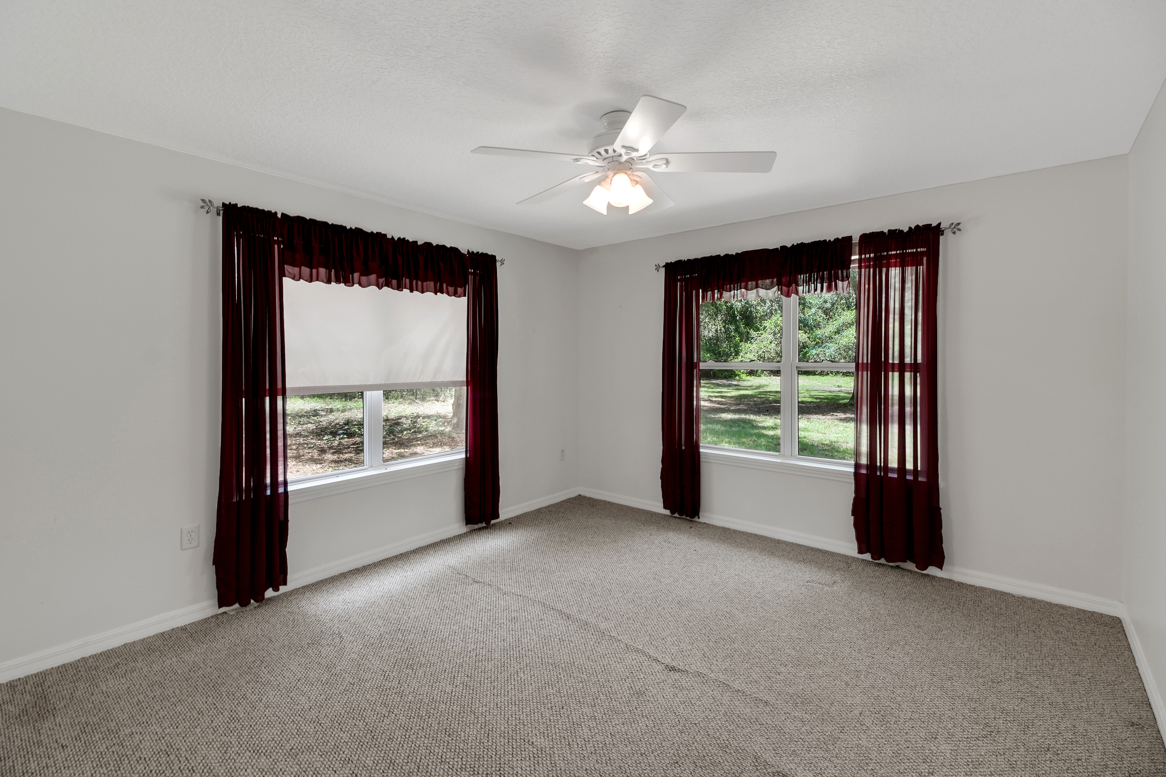 Lady Lake, Florida, 32159, United States, 6 Bedrooms Bedrooms, ,5 BathroomsBathrooms,Residential,For Sale,1921819