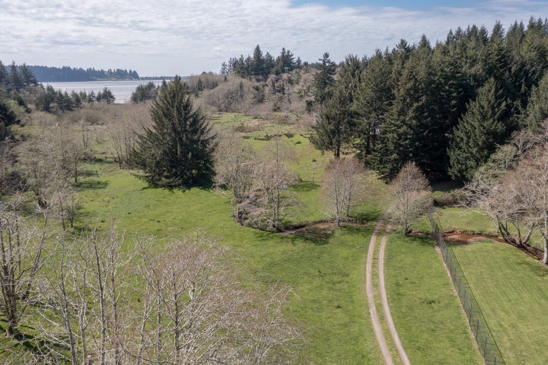  626 N BAYVIEW LOOP Waldport, OR 97394 - 物件實景