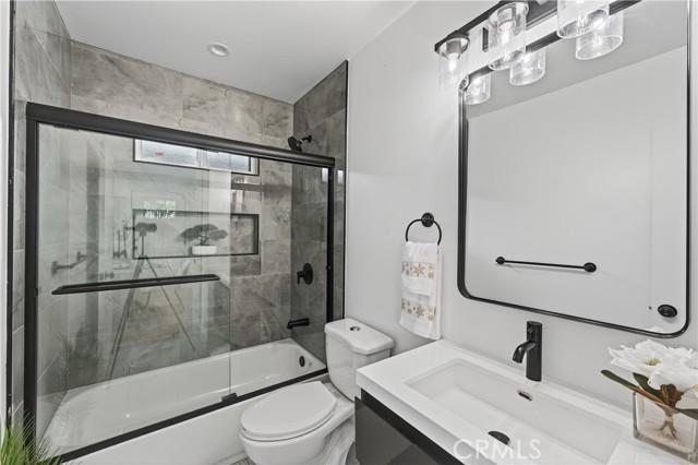 Los Angeles, California, 90044, United States, ,Residential,For Sale,1997733