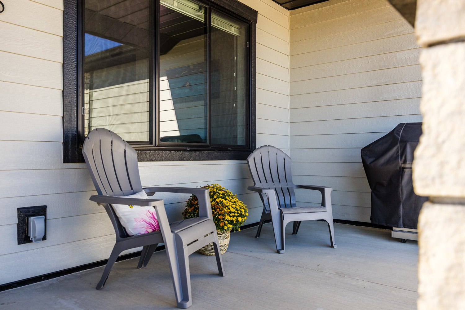 Sheridan, Wyoming, 82801, United States, 3 Bedrooms Bedrooms, ,2 BathroomsBathrooms,Residential,For Sale,1983795