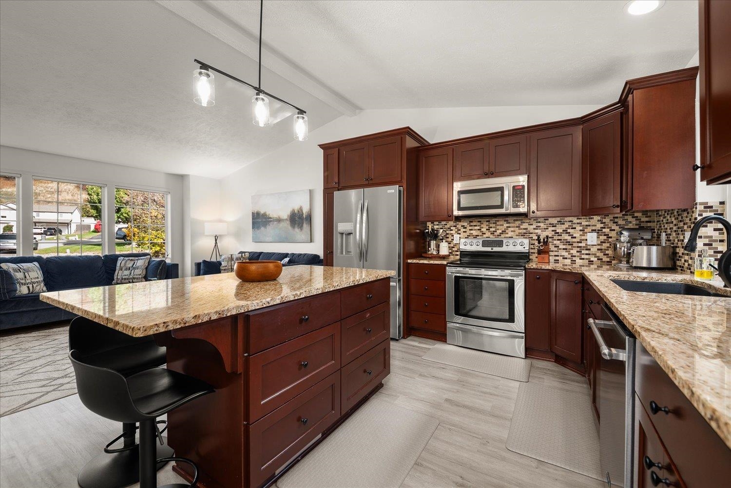 Spokane Valley, Washington, 99216, United States, 4 Bedrooms Bedrooms, ,3 BathroomsBathrooms,Residential,For Sale,1984886