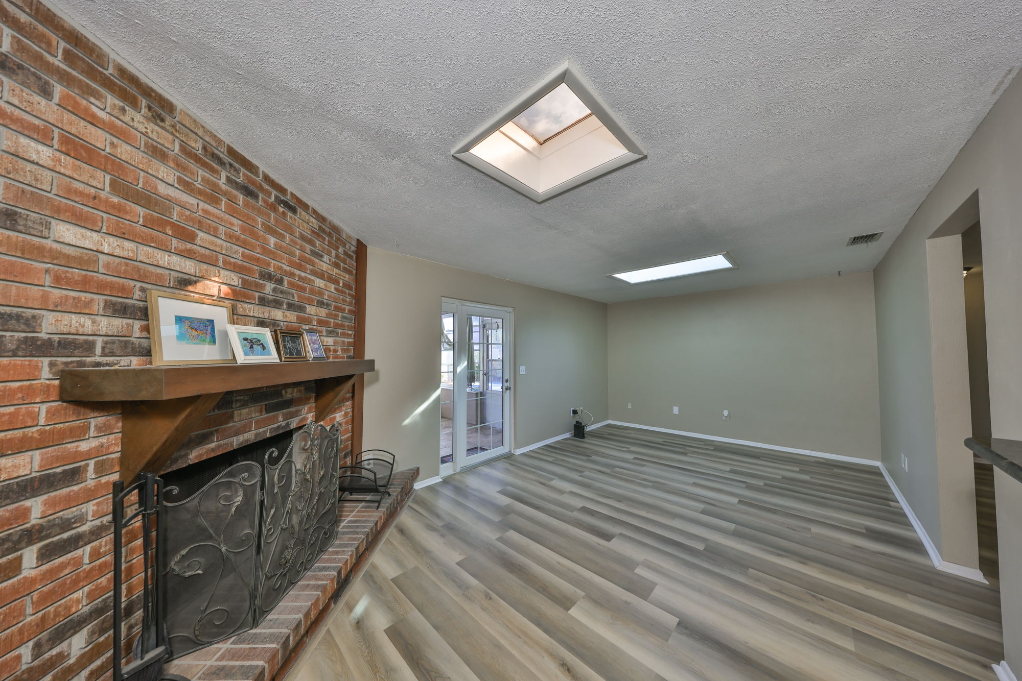 Seminole, Florida, 33772, United States, 4 Bedrooms Bedrooms, ,2 BathroomsBathrooms,Residential,For Sale,2013302