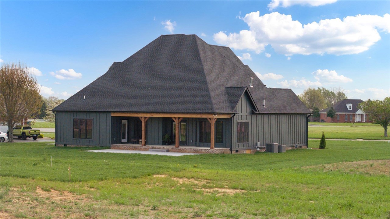 Franklin, Kentucky, 42134, United States, 3 Bedrooms Bedrooms, ,3 BathroomsBathrooms,Residential,For Sale,1988354