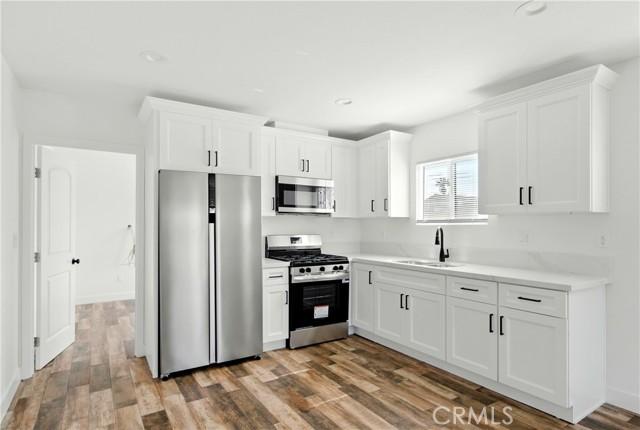 Los Angeles, California, 90044, United States, ,Residential,For Sale,1984386