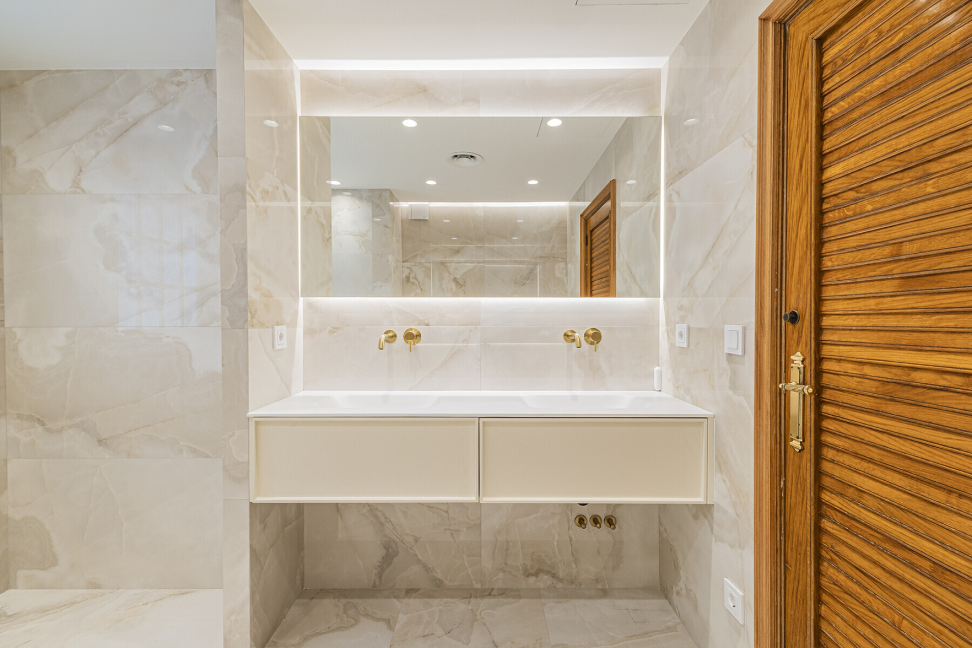  Exclusive apartment with a terrace in a prestigious gated community in Barcelona - 物件實景
