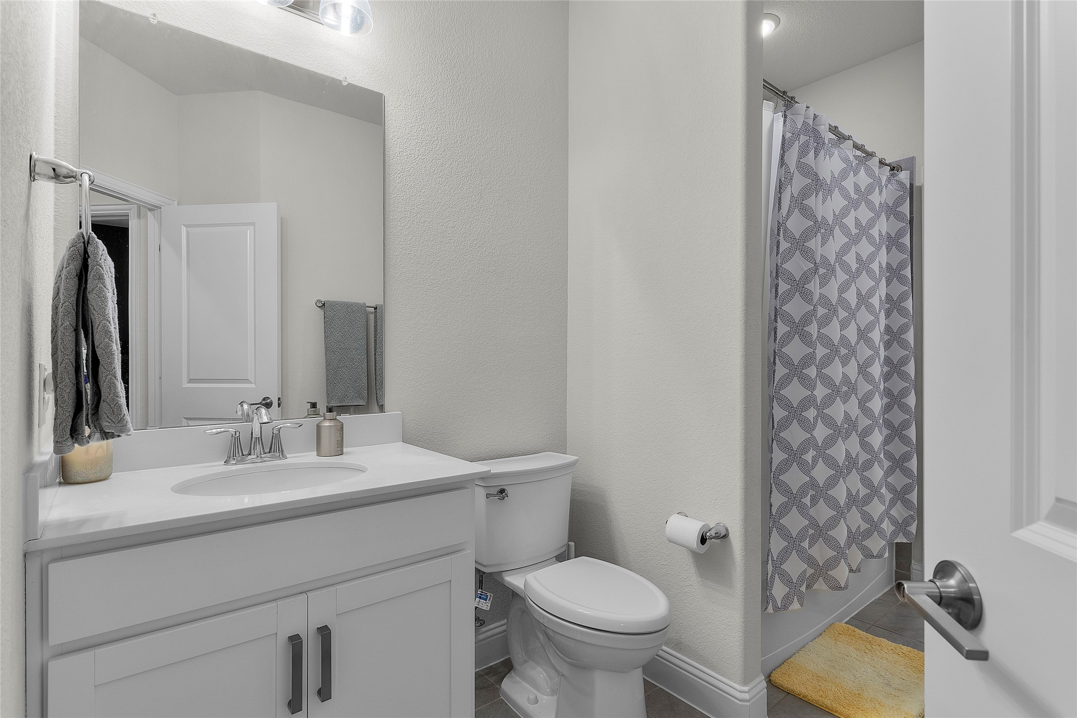 Carrollton, Texas, 75010, United States, 4 Bedrooms Bedrooms, ,3 BathroomsBathrooms,Residential,For Sale,1941049