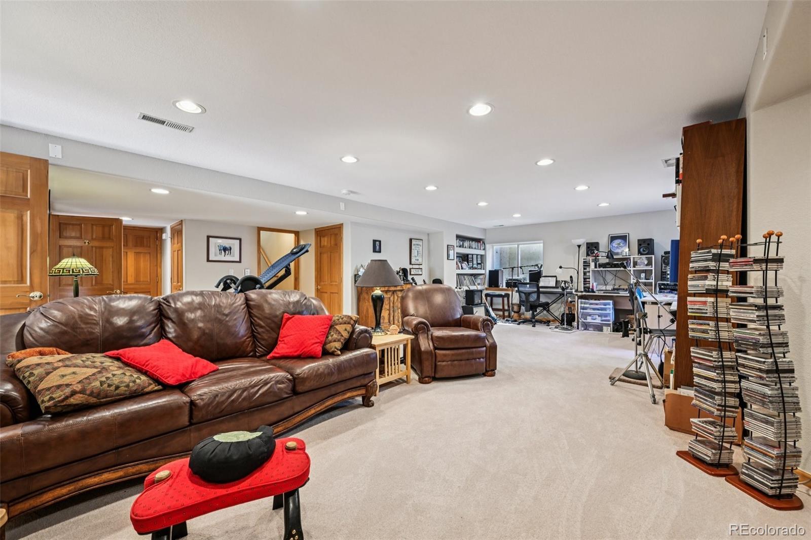 Arvada, Colorado, 80004, United States, 4 Bedrooms Bedrooms, ,2 BathroomsBathrooms,Residential,For Sale,1984422