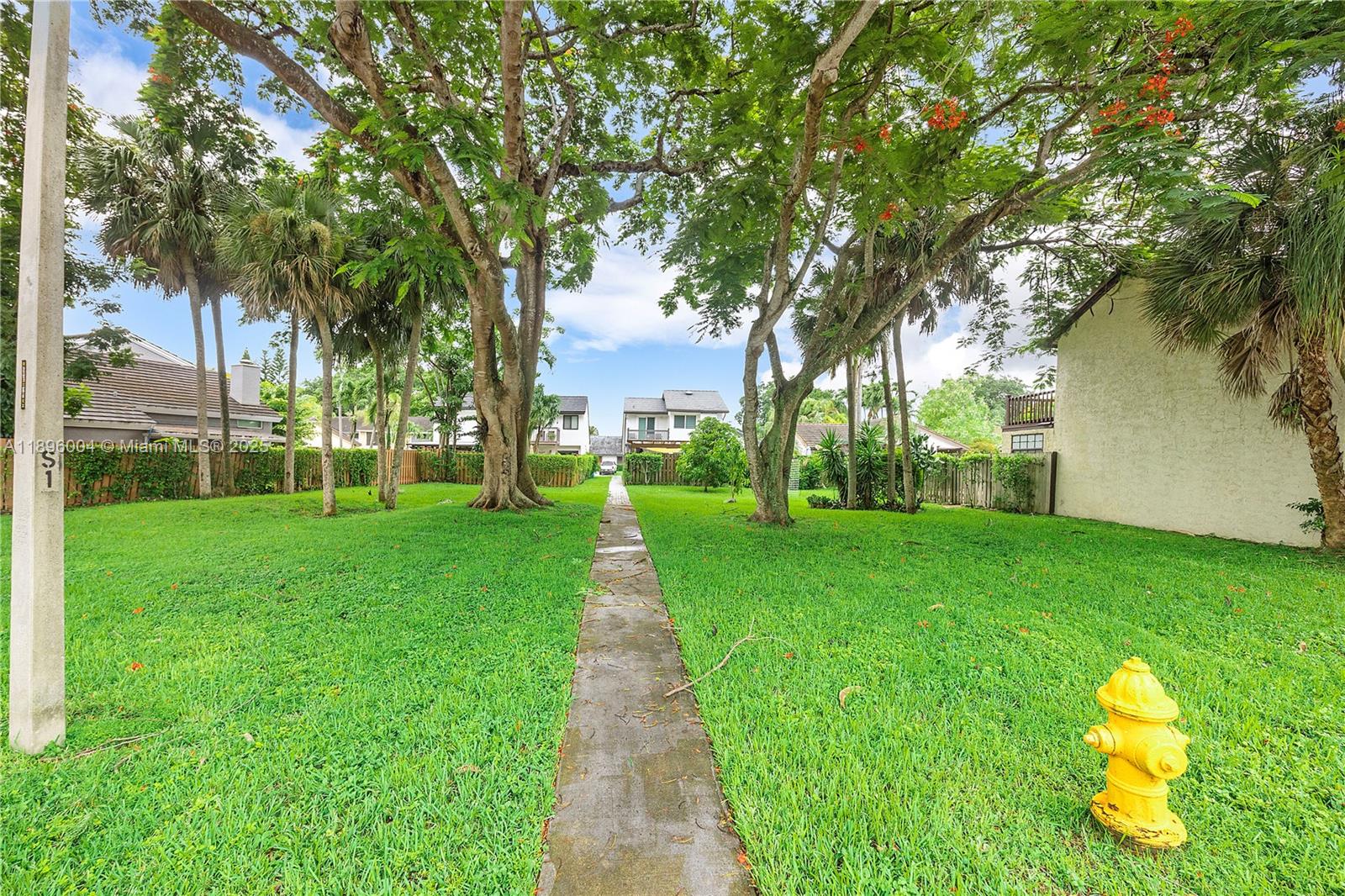 Miami, Florida, 33196, United States, 3 Bedrooms Bedrooms, ,3 BathroomsBathrooms,Residential,For Sale,1965722