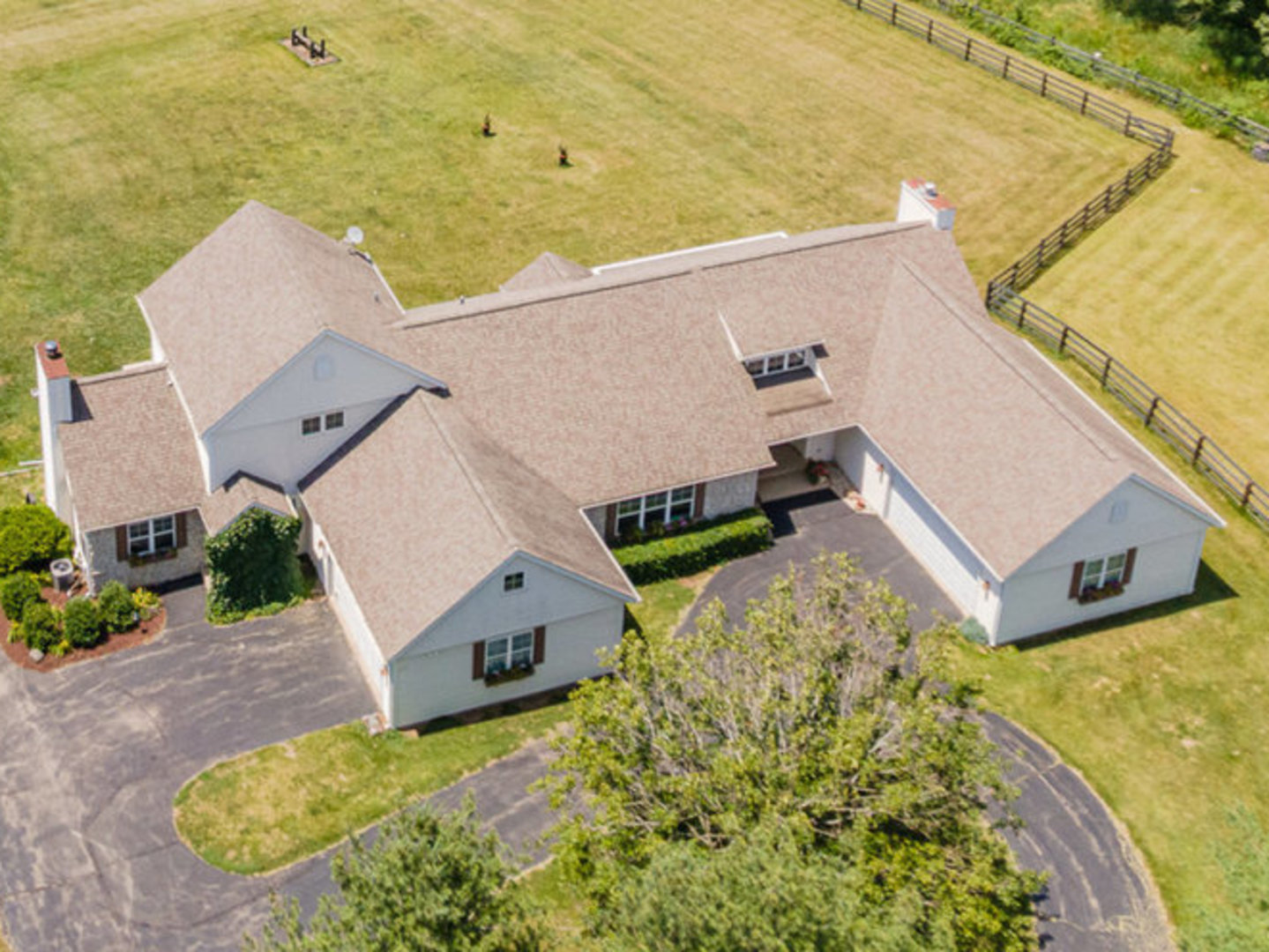 Caledonia, Illinois, 61011, United States, 4 Bedrooms Bedrooms, ,5 BathroomsBathrooms,Residential,For Sale,1984139