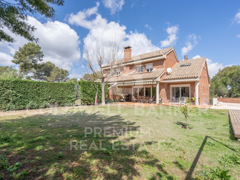 Barcelona, Cerdanyola del Vall?s, Bellaterra Barce, Cerdanyola del Vallès, Catalonia, ES, 9 Bedrooms Bedrooms, ,6 BathroomsBathrooms,Residential,For Sale,Barcelona, Cerdanyola del Vall?s, Bellaterra Barce,1481961