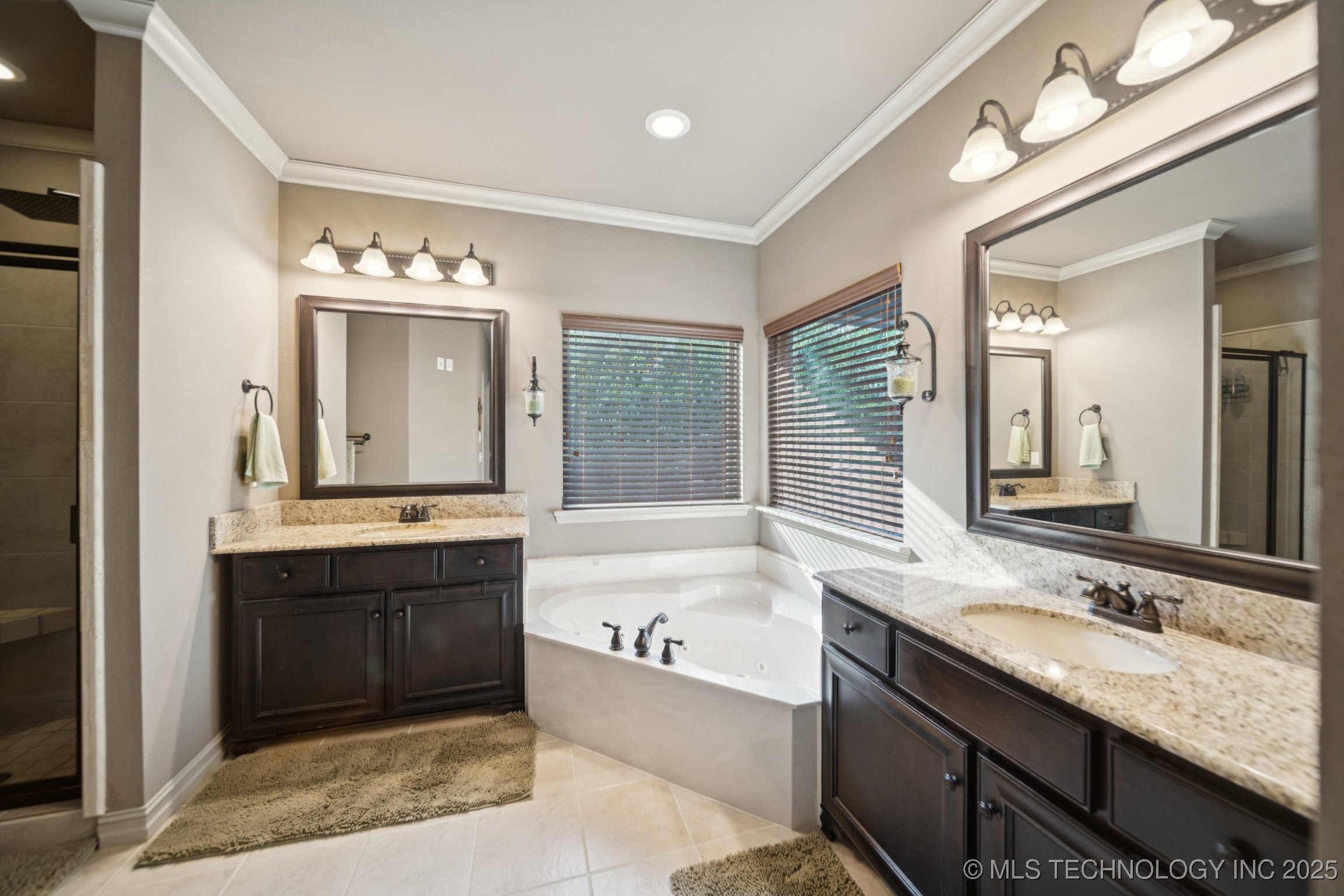 Bixby, Oklahoma, 74008, United States, 4 Bedrooms Bedrooms, ,4 BathroomsBathrooms,Residential,For Sale,1911638