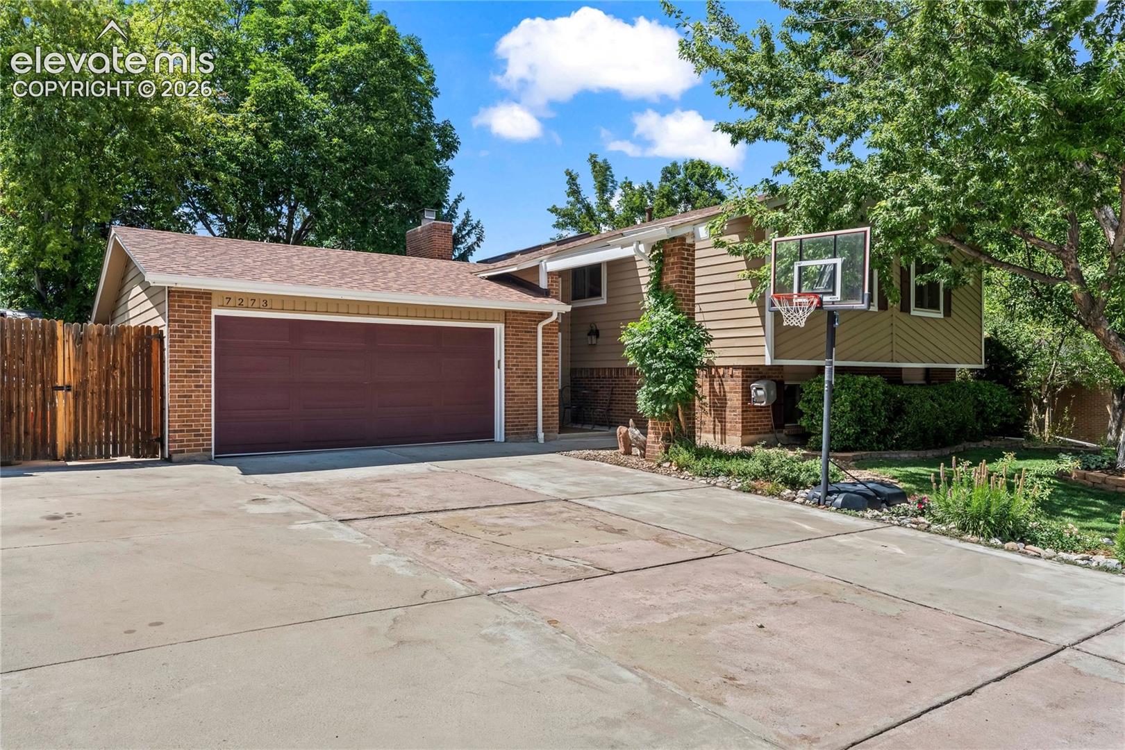 Yarrow Way, Littleton, CO 80128