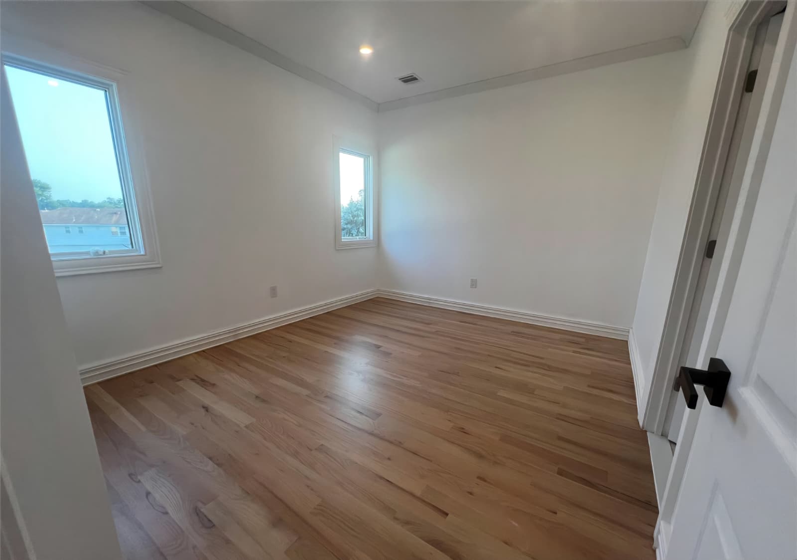 Little Ferry, New Jersey, 07643, United States, 5 Bedrooms Bedrooms, ,4 BathroomsBathrooms,Residential,For Sale,1980185