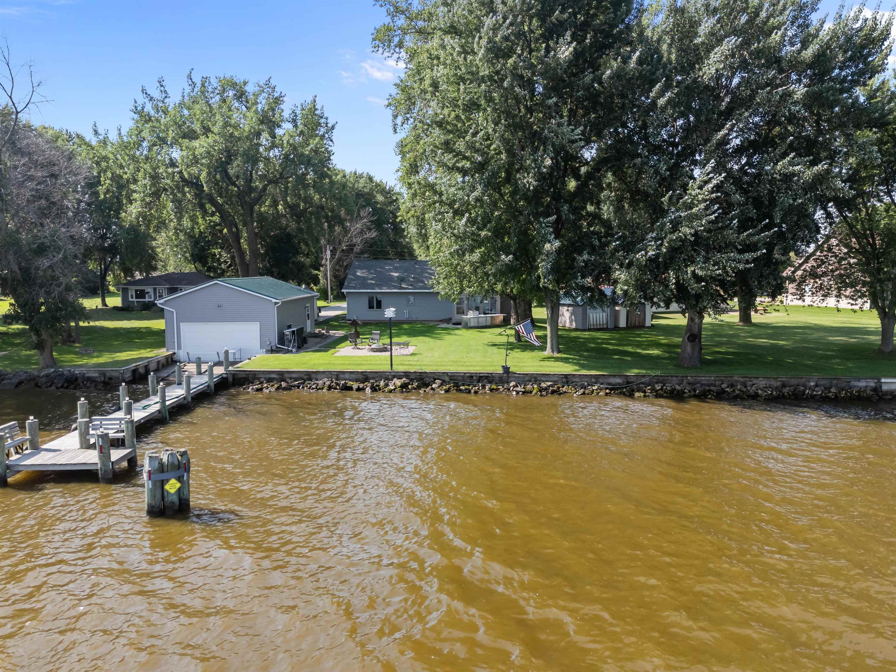 WINNECONNE, Wisconsin, 54986, United States, 2 Bedrooms Bedrooms, ,2 BathroomsBathrooms,Residential,For Sale,1926220
