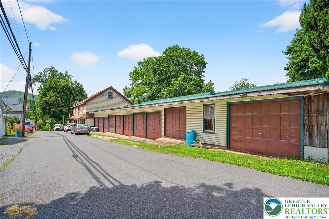 Jim Thorpe Boro, Pennsylvania, 18229, United States, 7 Bedrooms Bedrooms, ,3 BathroomsBathrooms,Residential,For Sale,1903669