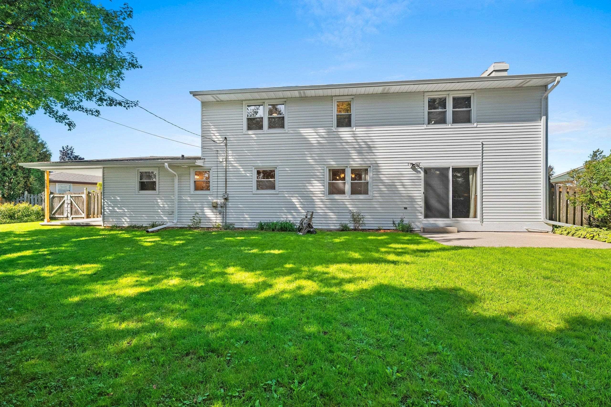 GREEN BAY, Wisconsin, 54304-4417, United States, 4 Bedrooms Bedrooms, ,2 BathroomsBathrooms,Residential,For Sale,1978060