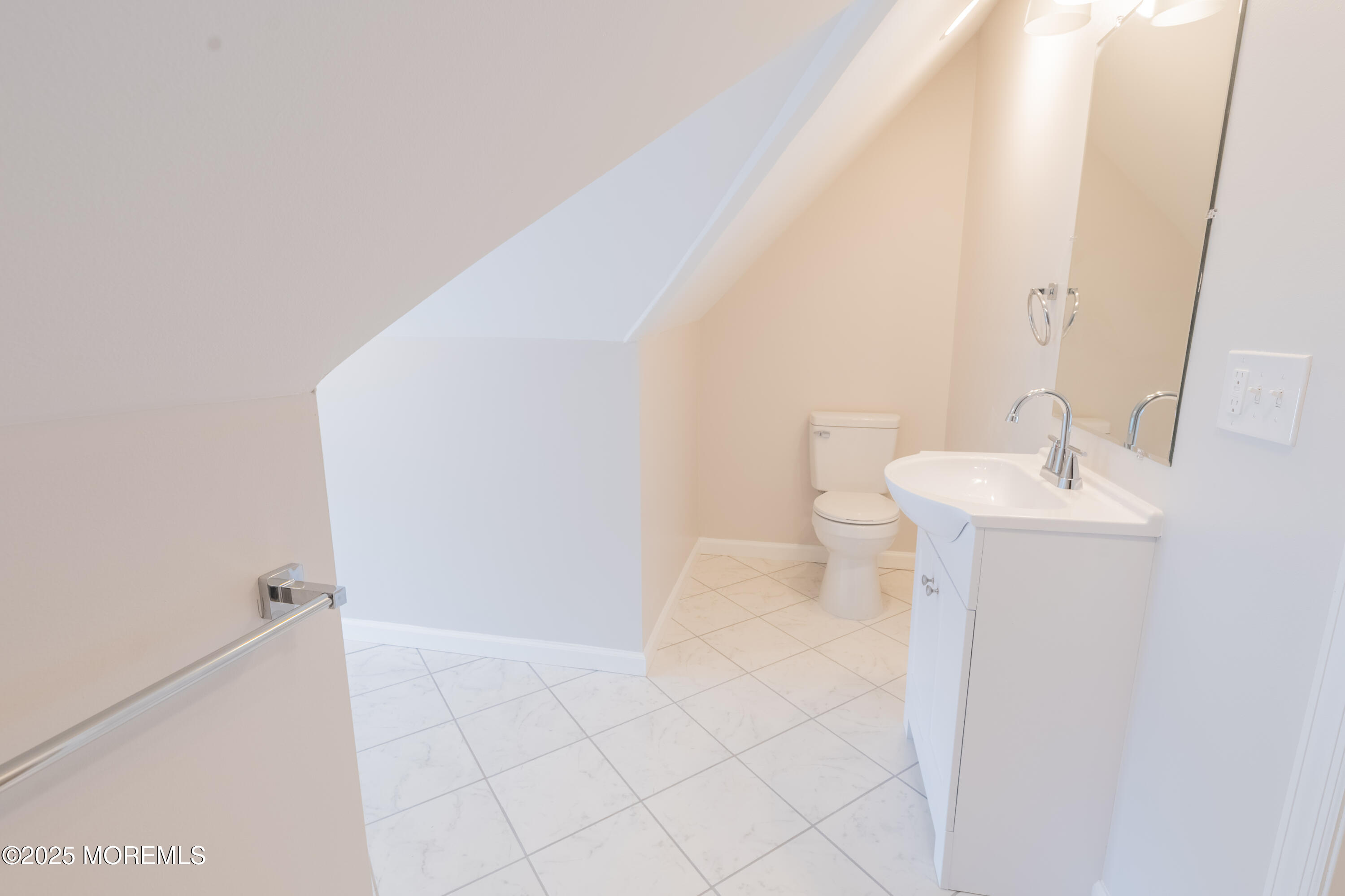 Englishtown, New Jersey, 07726, United States, 6 Bedrooms Bedrooms, ,4 BathroomsBathrooms,Residential,For Sale,1908199