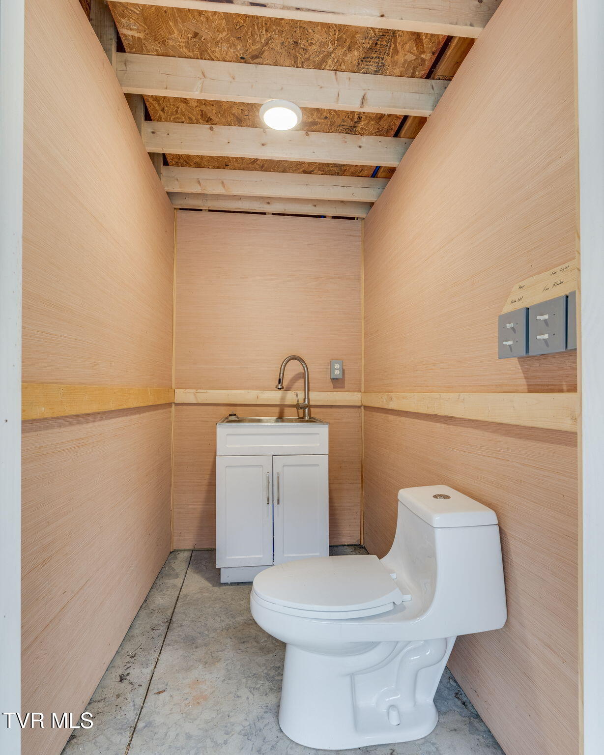 Gray, Tennessee, 37615, United States, 3 Bedrooms Bedrooms, ,4 BathroomsBathrooms,Residential,For Sale,1978151