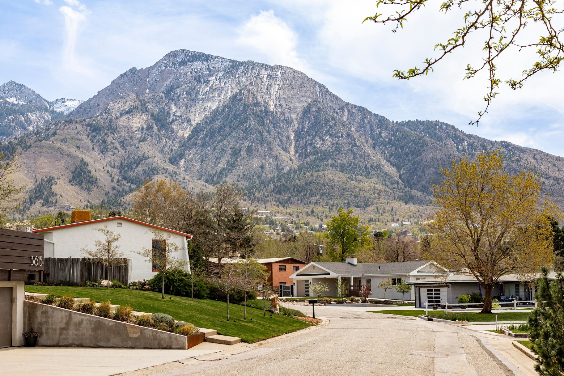  Solid Olympus Cove 2 Story With Mountain and Valley Views - 物件實景